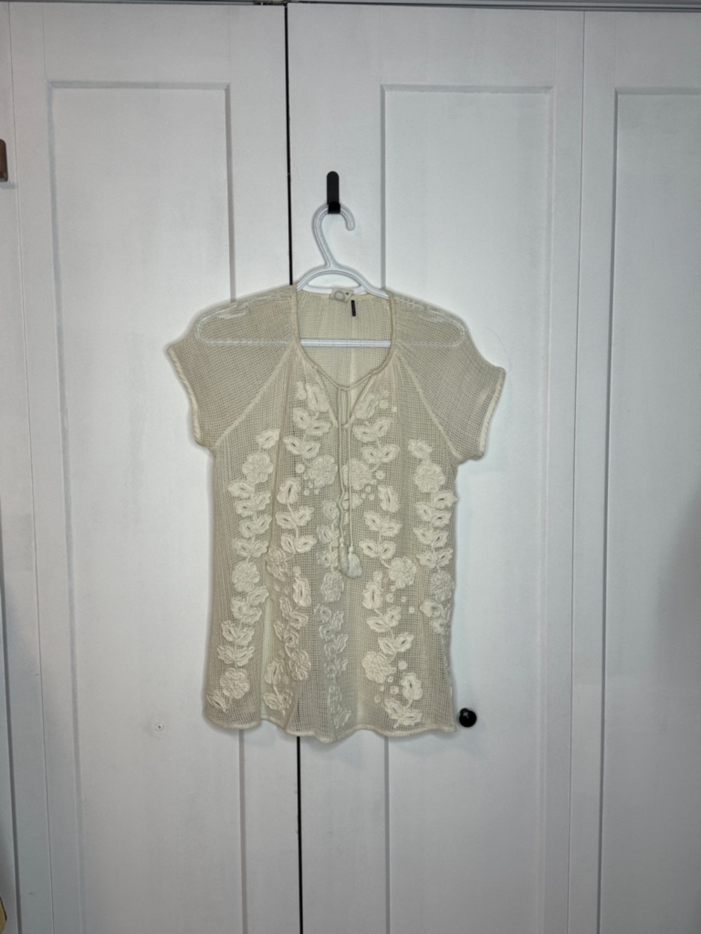 Anthropologie Akemi + KinDelicate Cream Crochet Floral Applique Top